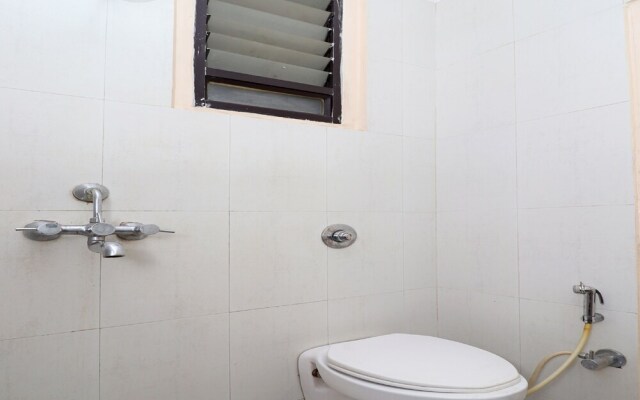 Oyo 28796 Hotel Rajhans