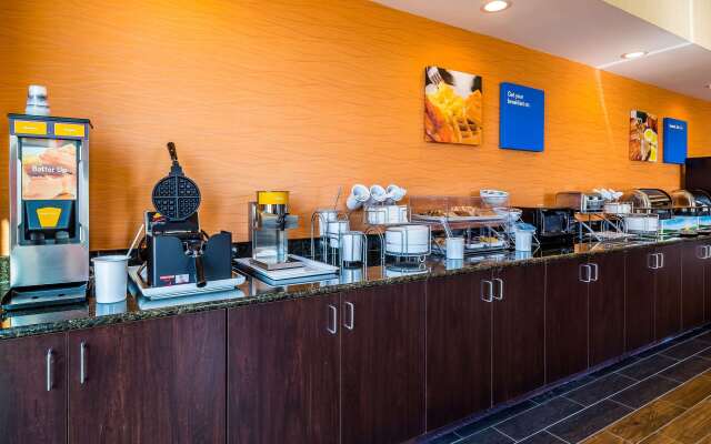 Comfort Inn & Suites Moore - Oklahoma City