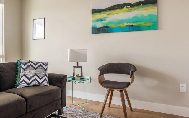 FRONTDESK Old Town Apts Scottsdale