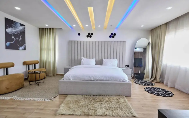 Top Loft 3 Bed   Penthouse Apartment