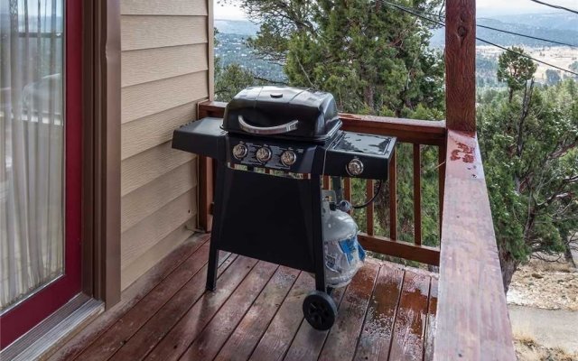 2 Spirit Lodge - Two Bedroom Cabin with Hot Tub