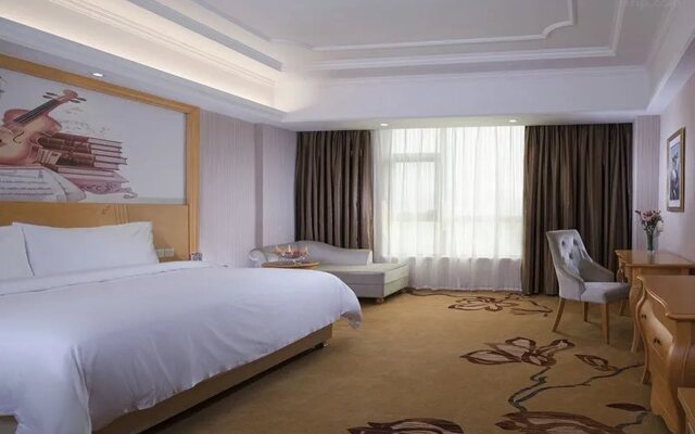 Vienna International Hotel (Huizhou Xinyu Government Square)