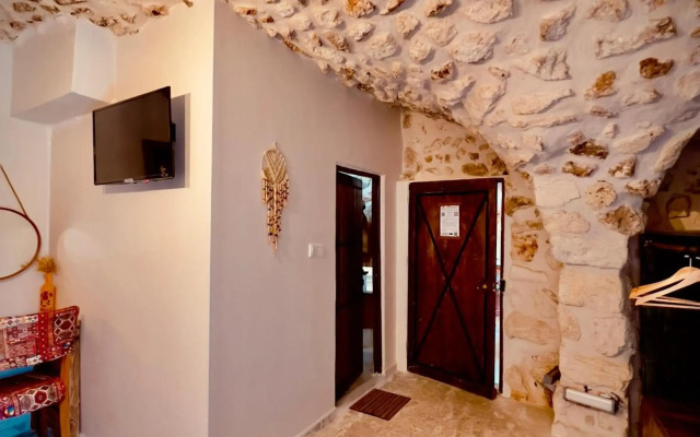 Mons Masius Hotel