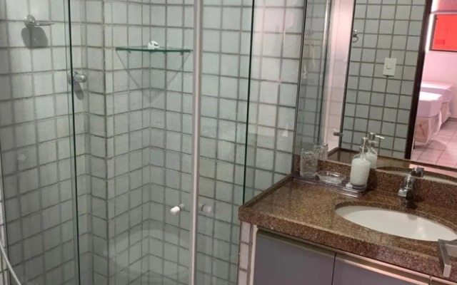 Apartamento amplo com acesso direto à praia!