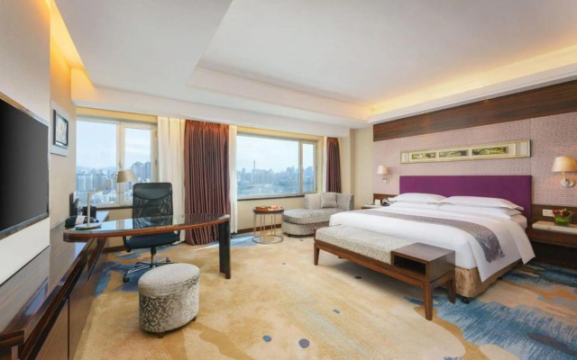 Luxemon Xinjiang Yindu Hotel