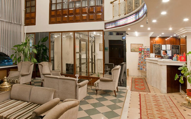 Avlonya Hotel