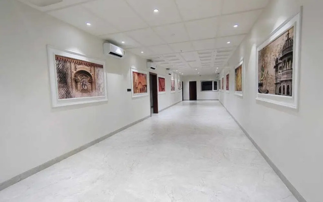 Aceotel Select Sarvagya Nipania -  A Luxury Boutique Hotel