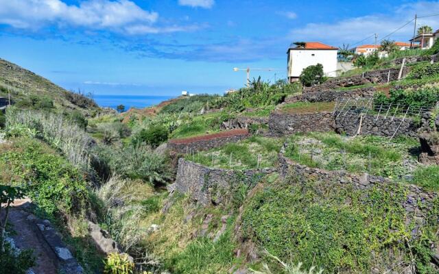 Casa Calhau da Lapa a Home in Madeira