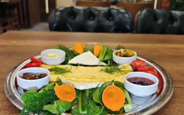 Lavin Hotel & Suites