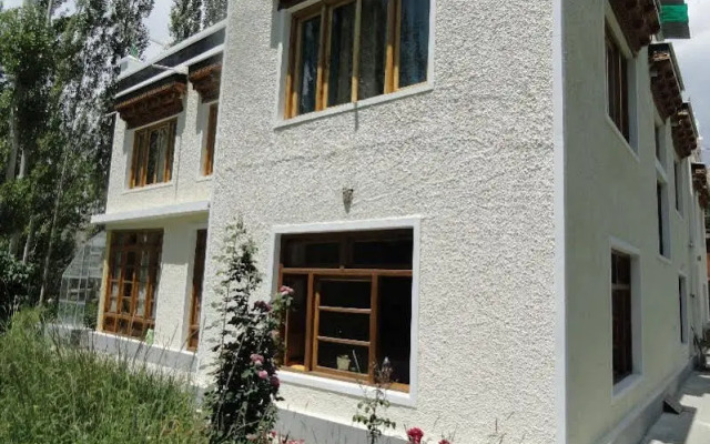 Zal Guest House