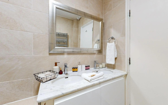 Park Lane Apartments - Clarges St