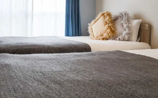 Grand Court Namba 401