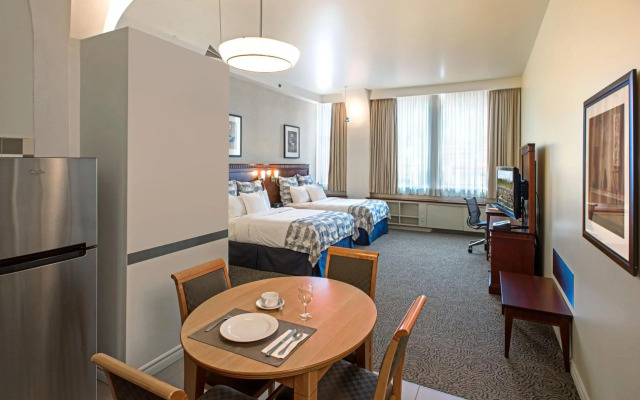 Le Square Phillips Hotel And Suites