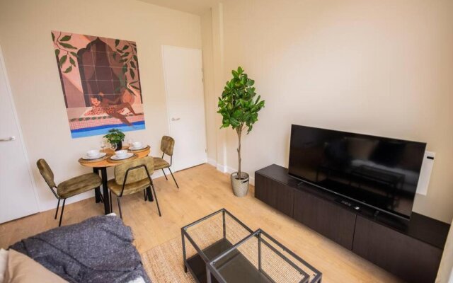 Elegant 2 Bedroom Serviced Apartment 54m2 -MST40E-