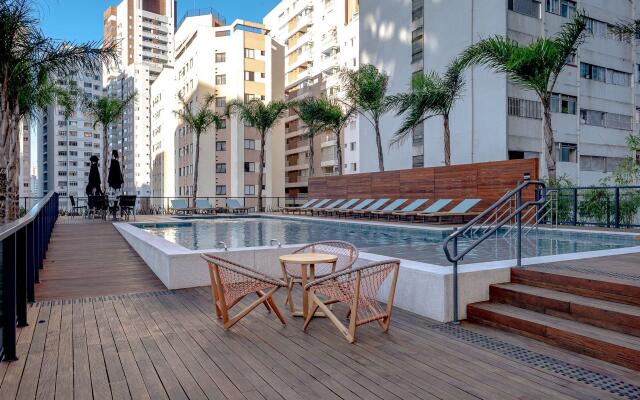 Studio 16º andar com piscina aquecida e A/C