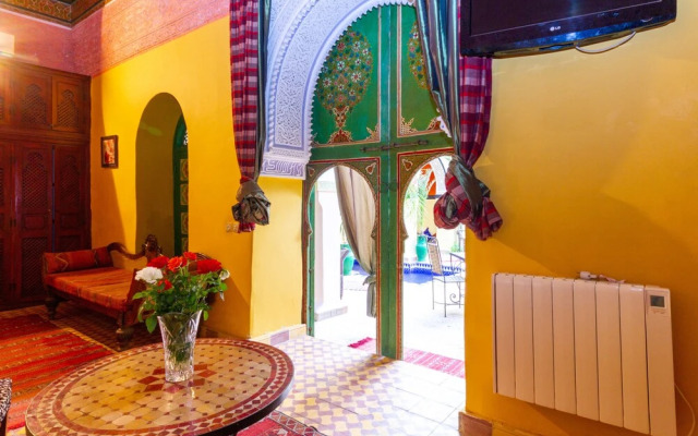 Riad Le Dromadaire Bleu by Weekome