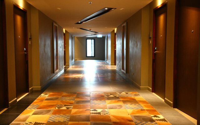 Season Five Hotel