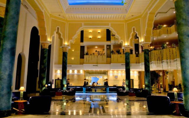 Royal Garden Palace (Families and Couples)