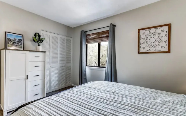 3e Amelia Landings 2 Bedroom Condo by RedAwning