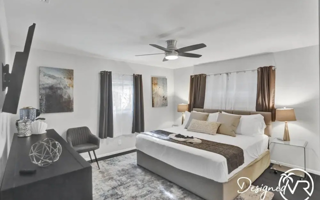 Stunning 5 BR with Heated Pool & Gaming
