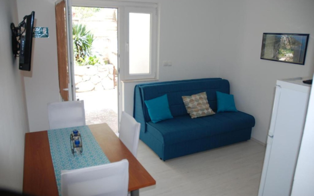 Apartment Sima - comfortable family apartments A2 Ivona Omis, Riviera Omis