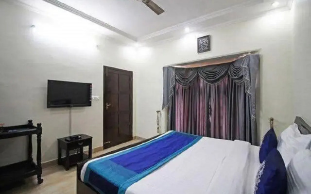 Lake Pleasant Cottage