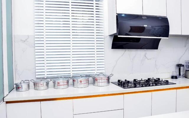 Well Furnished Luxury 1 Bedroom @ America Luxury Extended Stay