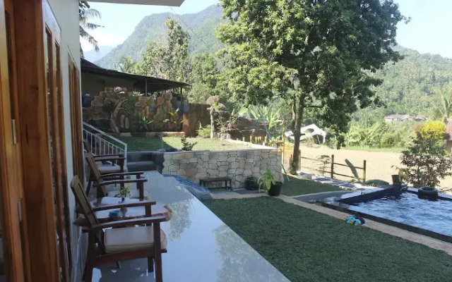 Mandhasativa Homestay