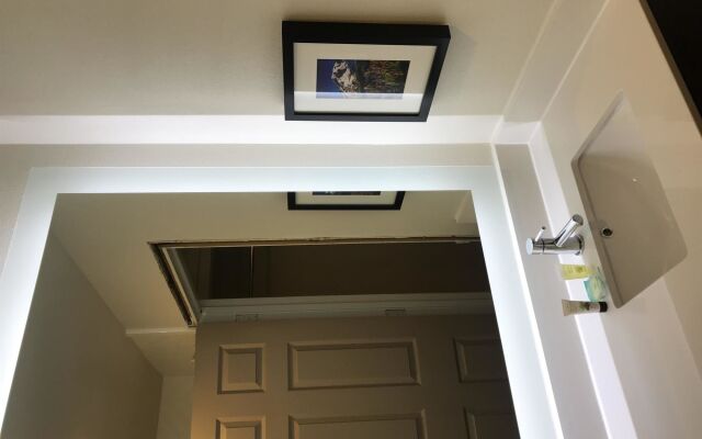 Holiday Inn Tacoma Mall by IHG