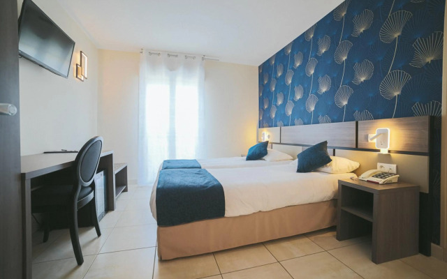 Hôtel Holidays & Work