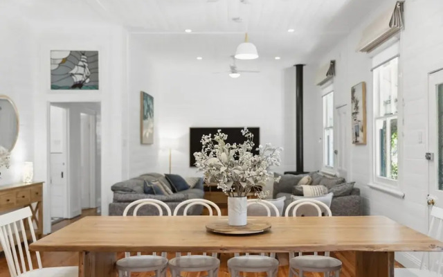Ye Olde St Leonards Hotel Pet Friendly Sleeps 9
