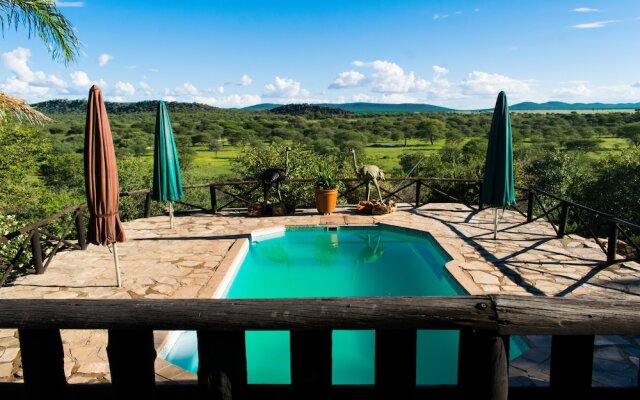 Toko Kamanjab Lodge & Safari