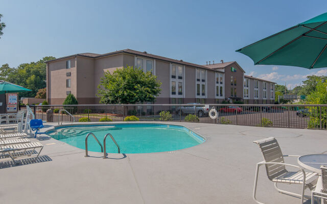 Holiday Inn Express Roanoke-Civic Center