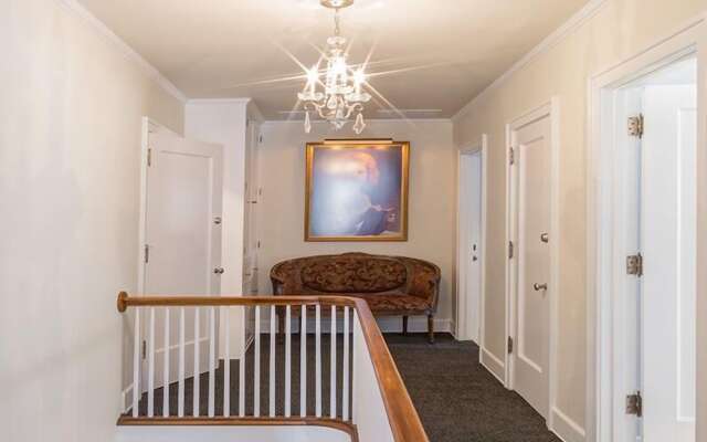 Knob Hill Bed & Breakfast