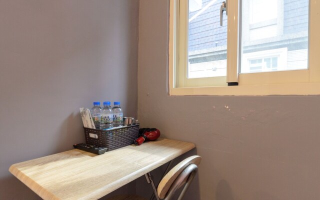 Lan Bai Tou - Train Station B&B