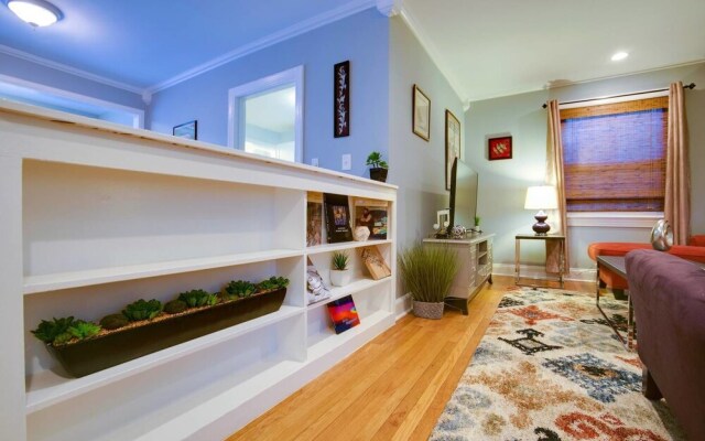 Charming 2br/1.5ba East Nashville Home by Domio