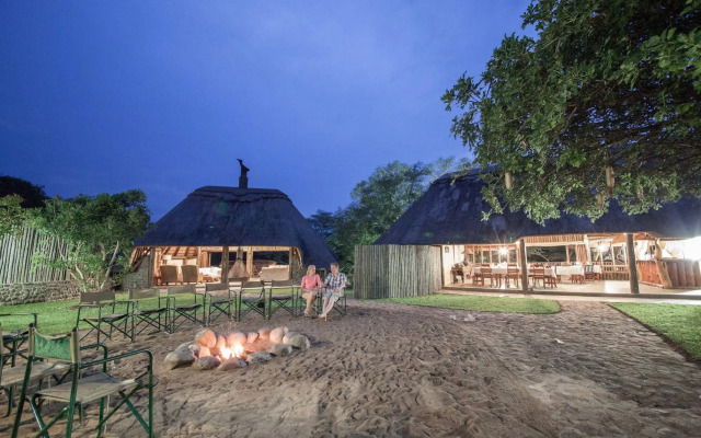 Rhino River Lodge