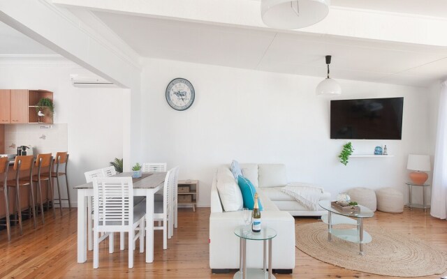 Sand Beach House - breathtaking view, and amazing position directly opposite the beach!