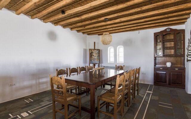 Anthemion Paros Villas & Suites