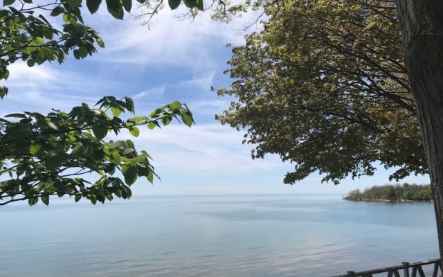 Niagara Beachfront Home