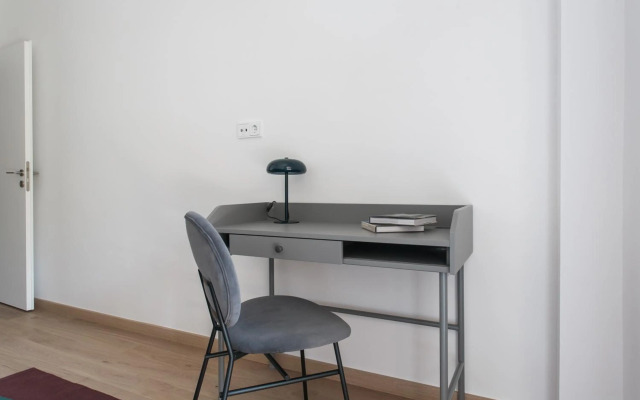 Stellar 3BR Apartment with Balcony by UPSTREET