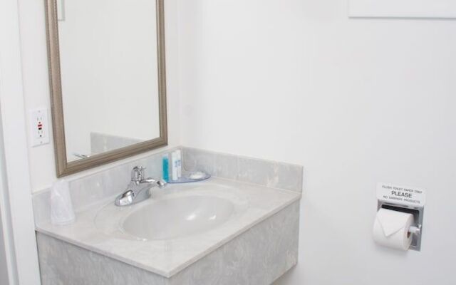 Atlantis Oceanfront Inn