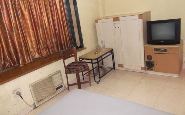 Hotel Palms – Guest Rooms – Navi Mumbai