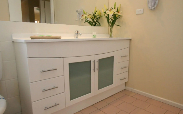 Elphin Motel & Serviced Apartments