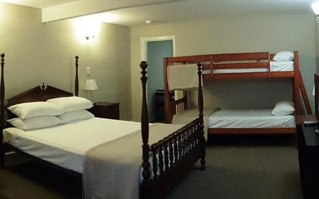 The Nosh and Nod - Howick Street