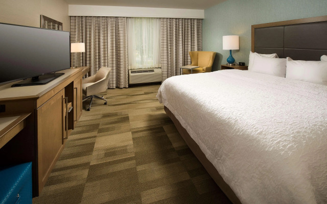 Hampton Inn & Suites Syracuse/Carrier Circle