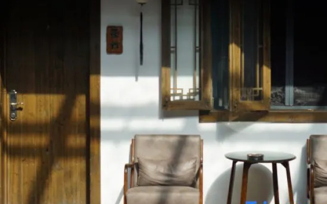 QingXi Zen Courtyard Retreat in Fenghuang