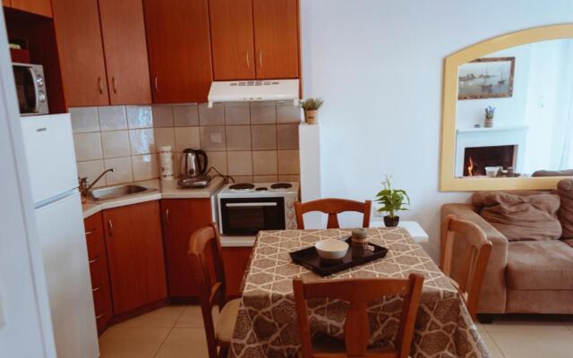 Sun Βy Τhe Sea 100m from the beach