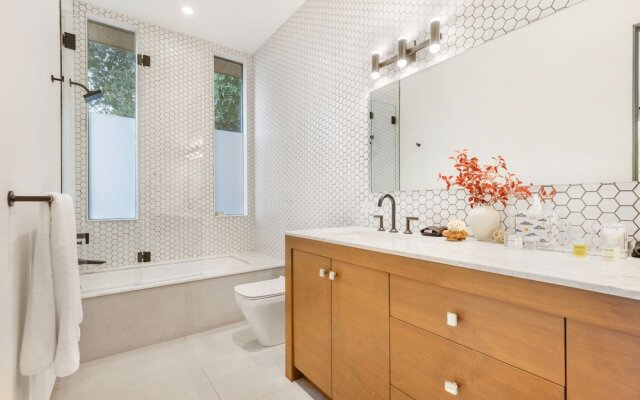 Beverly Glen Hillside Haven