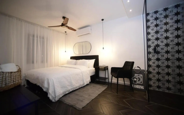 Z32 Luxury Boutique Apartments
